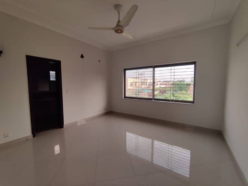 1 Kanal Brand New Upper Portion Separate Entrance Available For Rent PHASE 3 X BLOCK 7