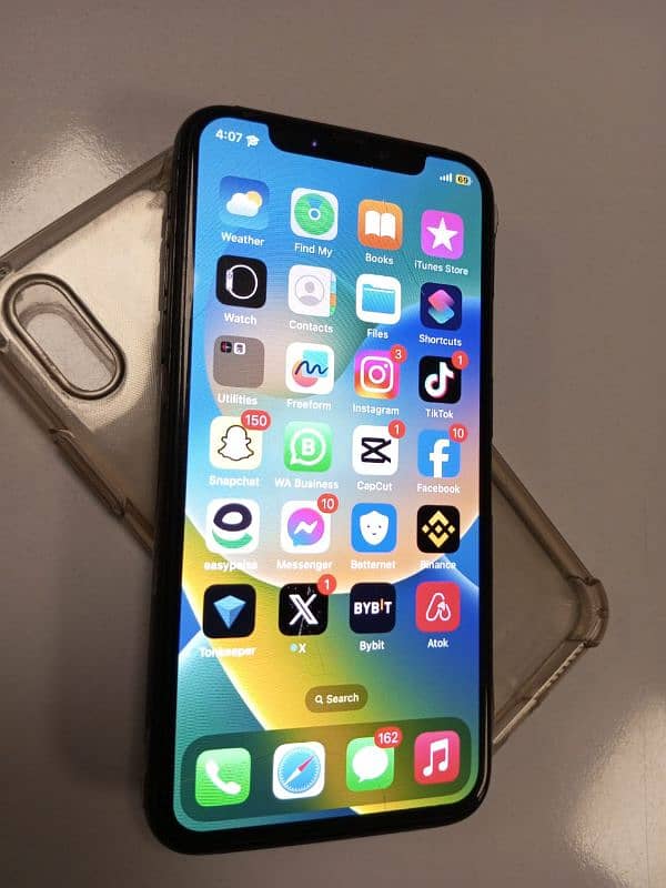 Iphone X NON PTA butt All Sim work gilich mobile hai 3