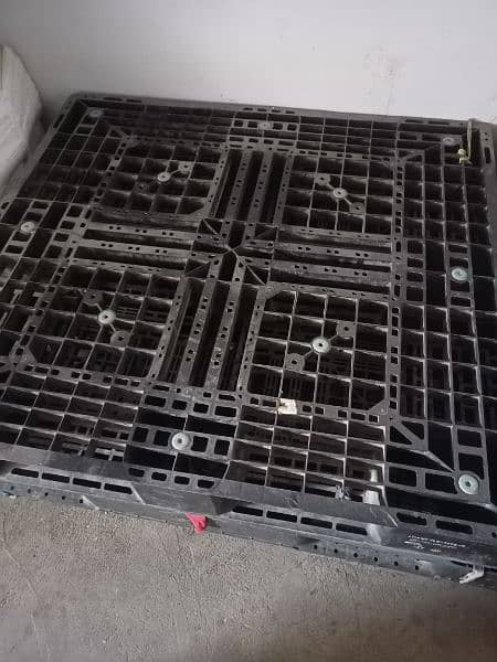 Plastic pallets | Industrial Pallet 3