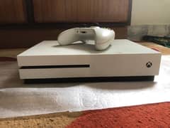 Xbox one s 1tb 10/10 condition