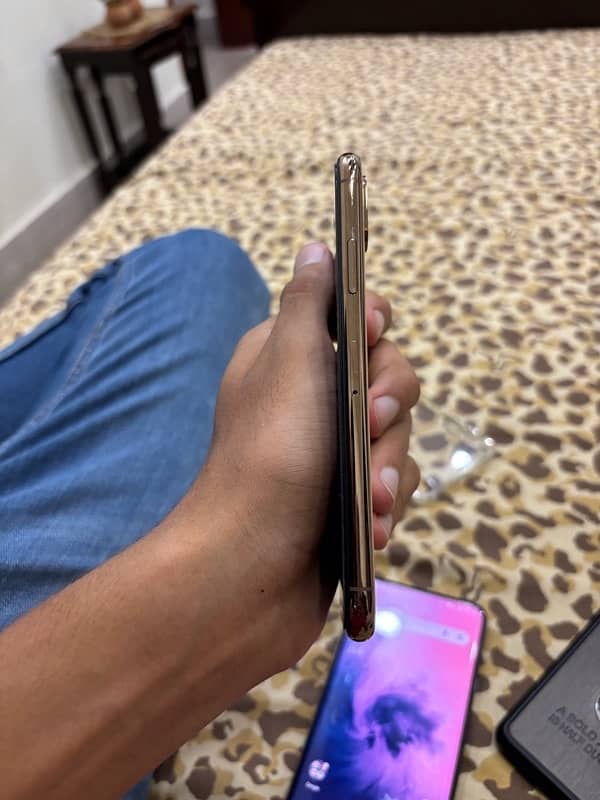 iphone xs 64 gb 79 batter health 1