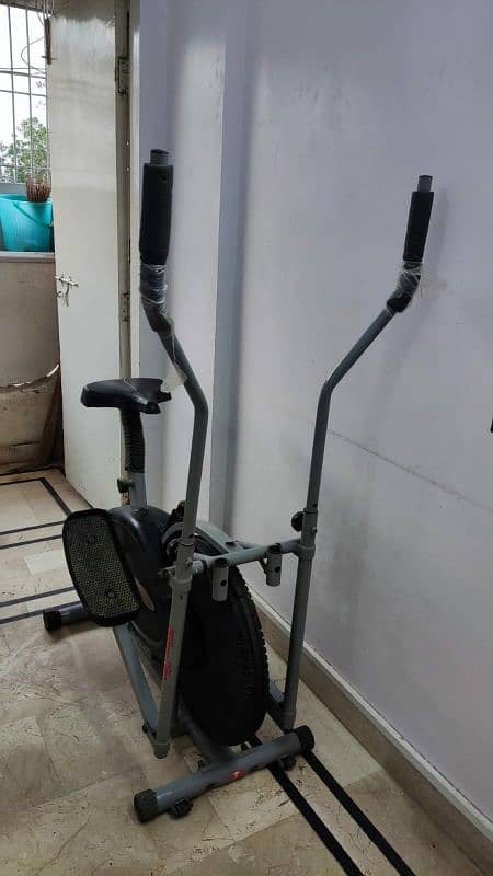 Elliptical Machine (Gym & Exercise equipment) 3