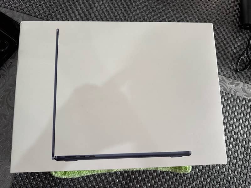 Apple macbook air M2 (2022)+ Apple magic mouse 10