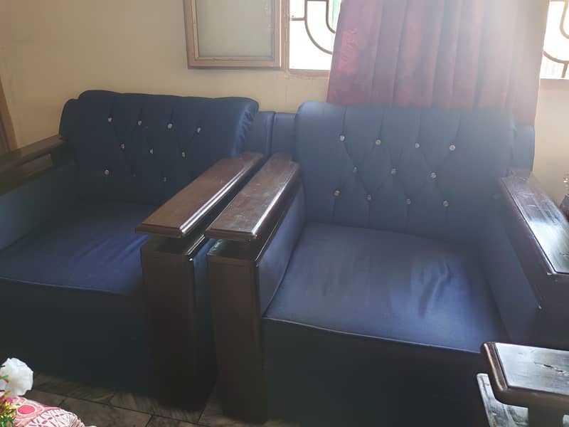 5 seater sofa with table 2