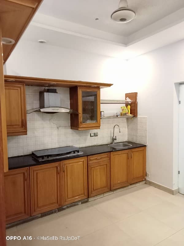 2 kanal Upper portion available for rent in sarwar colony. 6