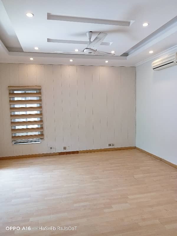 2 kanal Upper portion available for rent in sarwar colony. 13