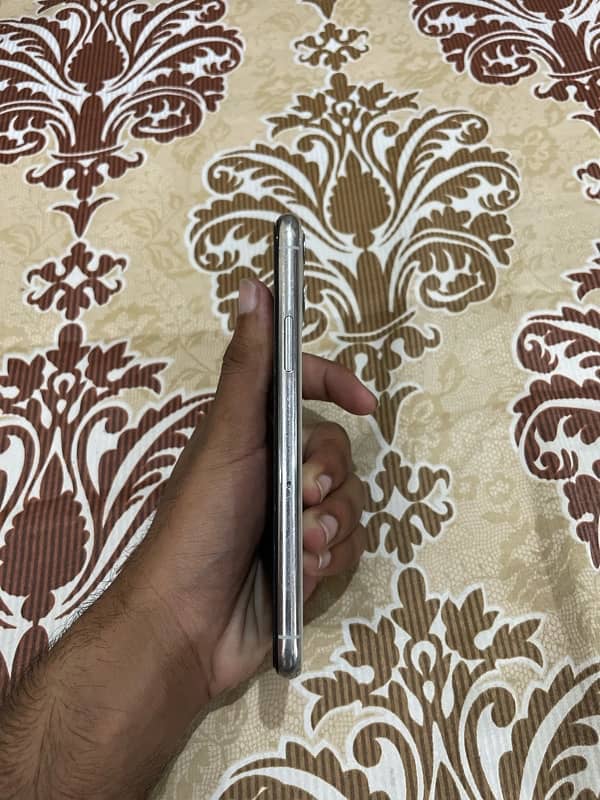 iPhone 11 Pro jv 64GB total original 4