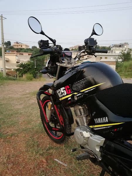 Yahama YBR 125G 4