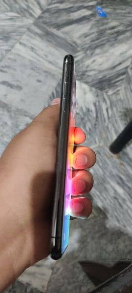 I phone 11 pro max 64GB with 10/10 condition 1