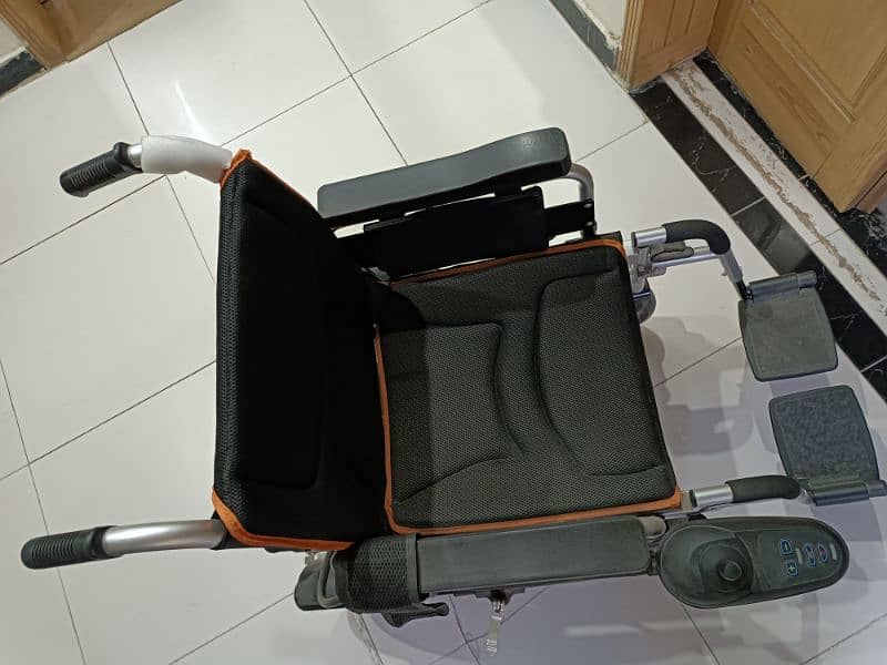 Chargeable Electric Wheel chair 0