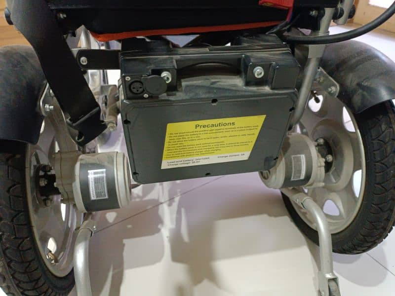 Chargeable Electric Wheel chair 6