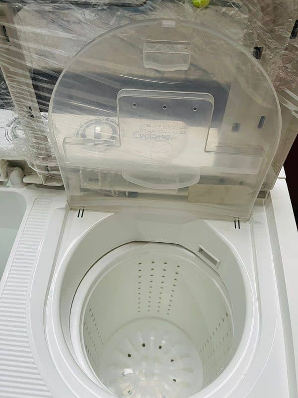 Kenwood Washing machine semi auto 5