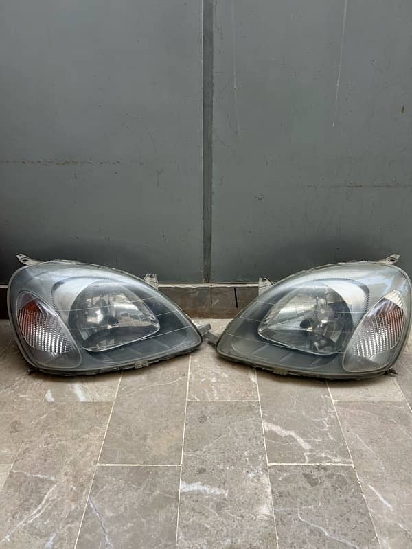 Toyota Vitz 1999 - 2001 Headlights 1