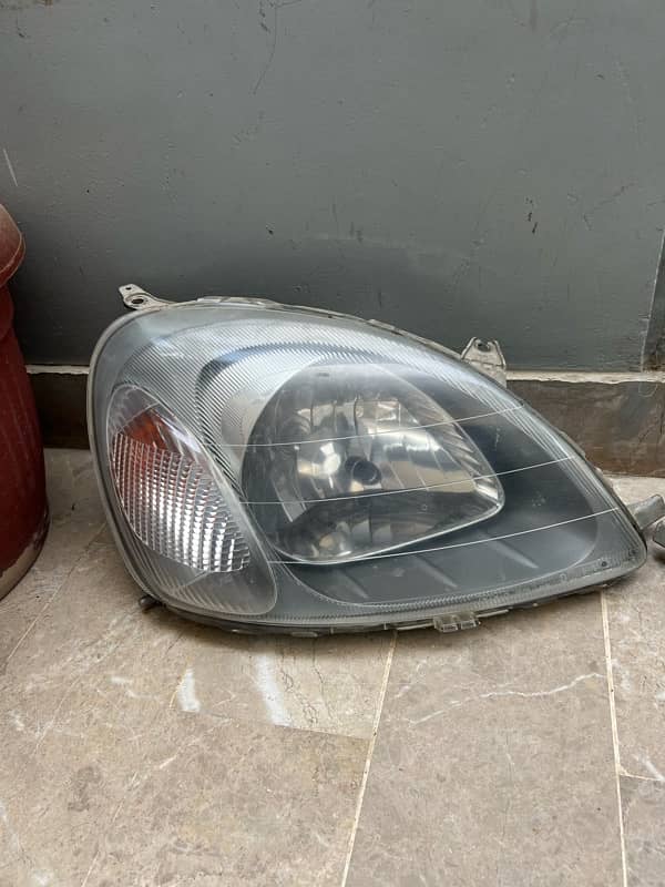 Toyota Vitz 1999 - 2001 Headlights 2