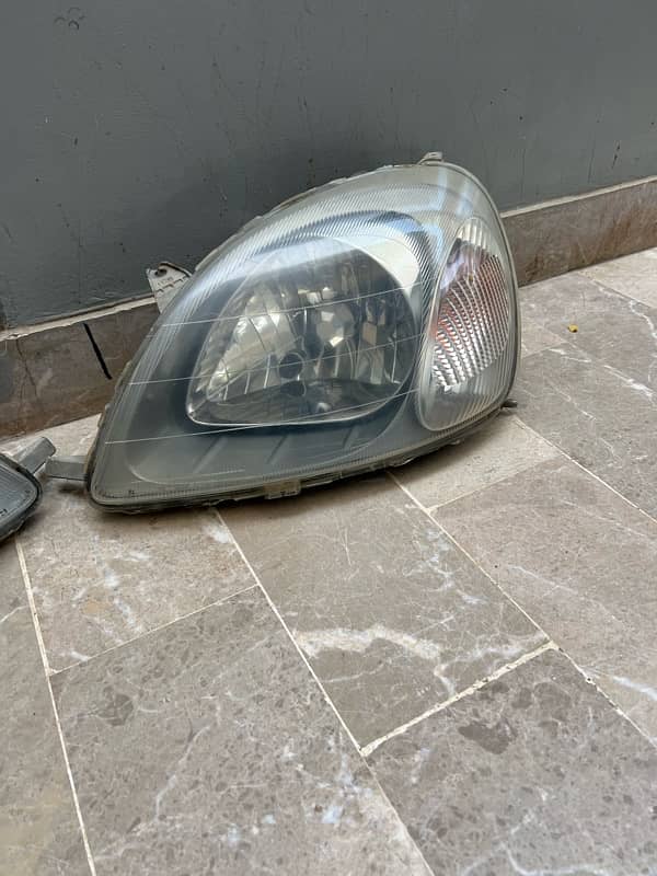 Toyota Vitz 1999 - 2001 Headlights 5