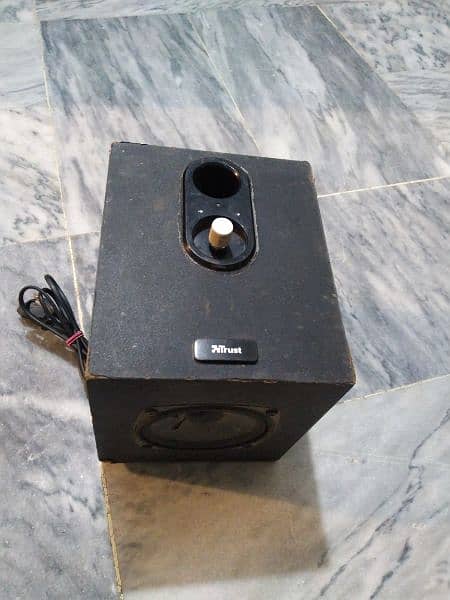 Philips speakers, Trust woofer branded 2