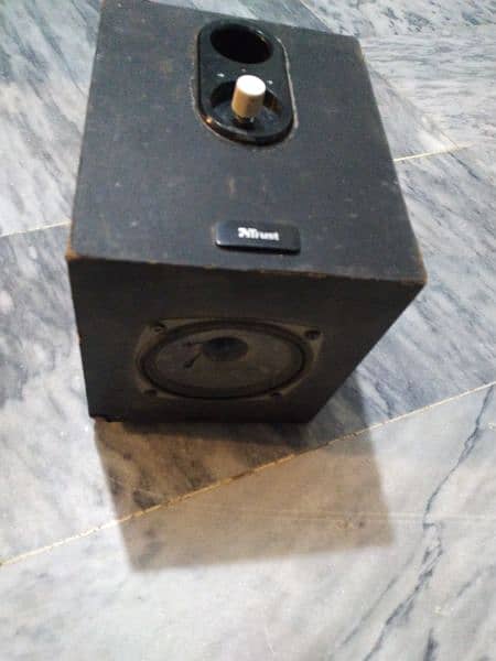 Philips speakers, Trust woofer branded 4