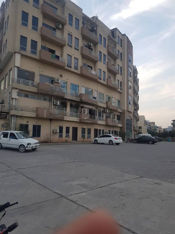 Par Day short time One BeD Room apartment Available for rent in Bahria town phase 4 and 6 empire Heights 2 Family apartment 5