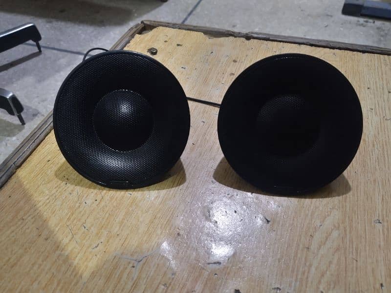 Philips speakers, Trust woofer branded 19