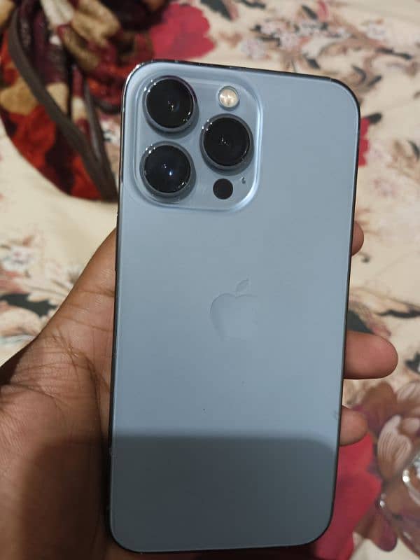 I phone 13 pro Non pta Esim 1 month 0