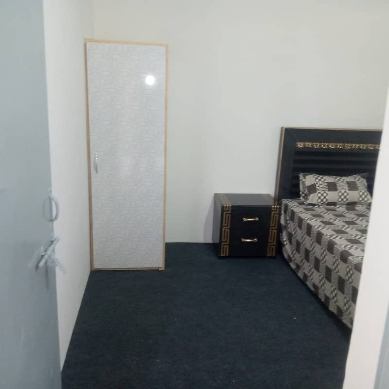 2 ROOMS FULLY SEPARTE AND INDEPENDENT FLAT FOR RENT IN MODEL TOWN LAHORE RENT 26000 2