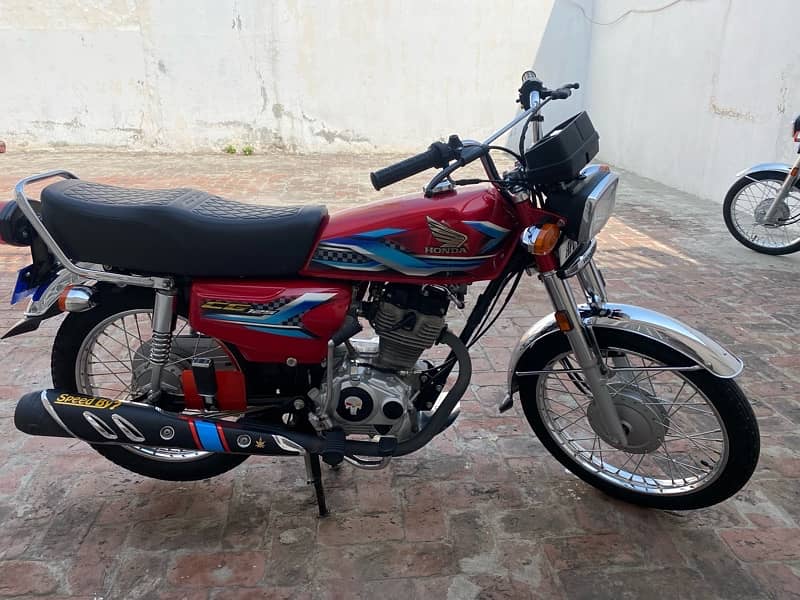 Honda 125 Red 4