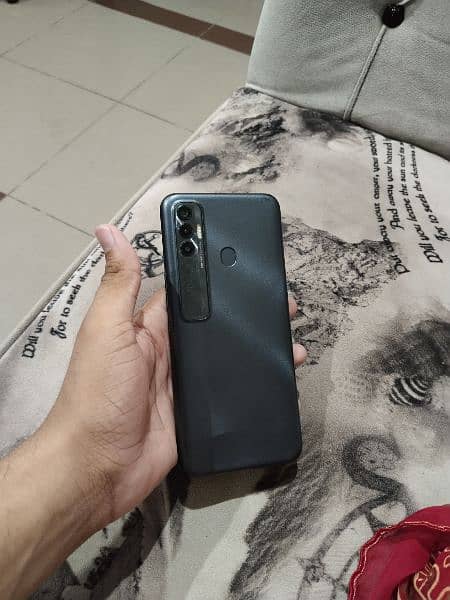 Tecno Spark 7 Pro all okay only fingerprint not working 3