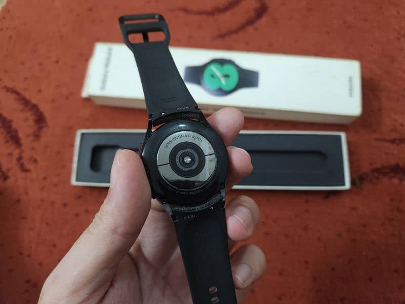 Samsung Galaxy Watch 4 1