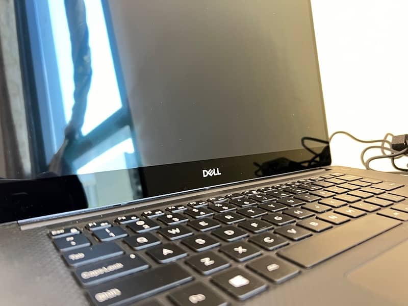 DELL PRECISION 5540 i7 9th Gen 5