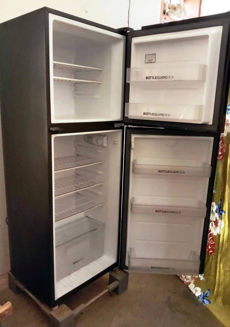 Haier Refrigerator HRF-276EPB 3