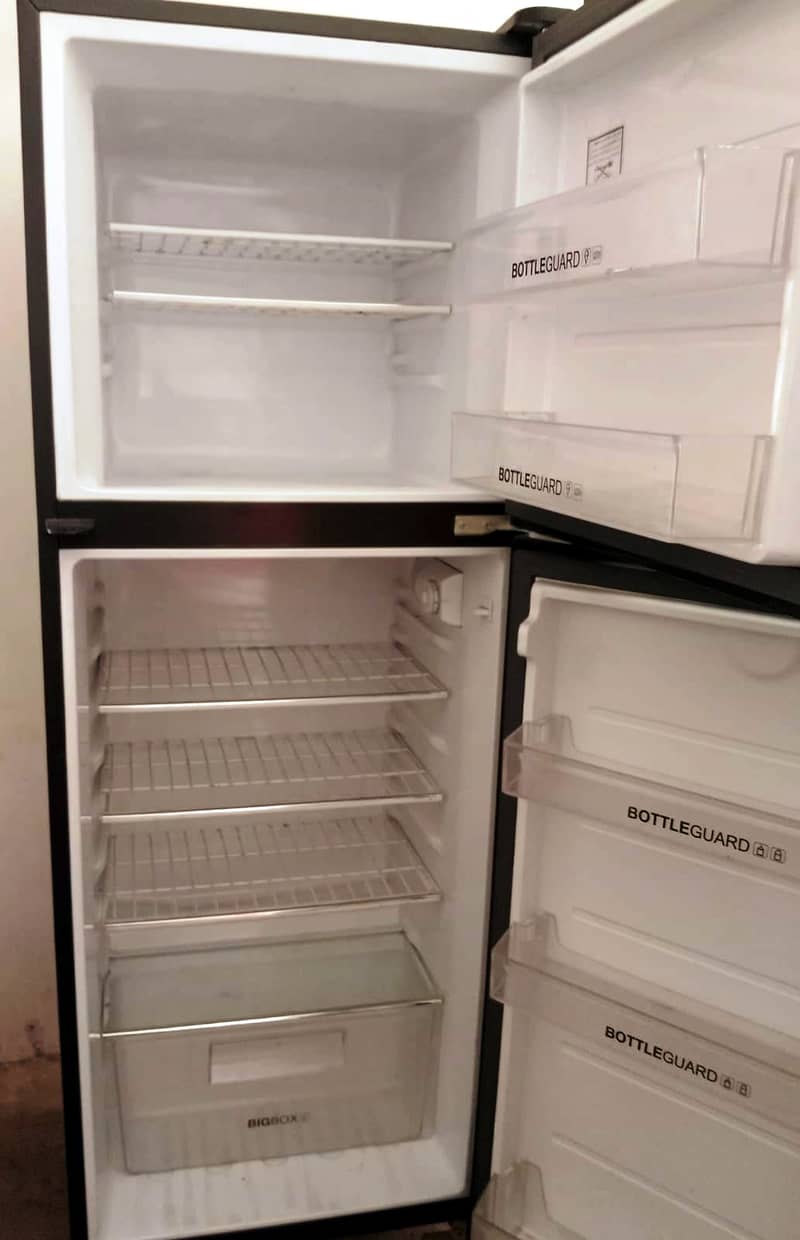 Haier Refrigerator HRF-276EPB 4