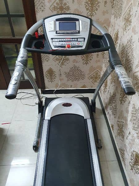 treadmill Apollo Air10 model urgent for sale 3