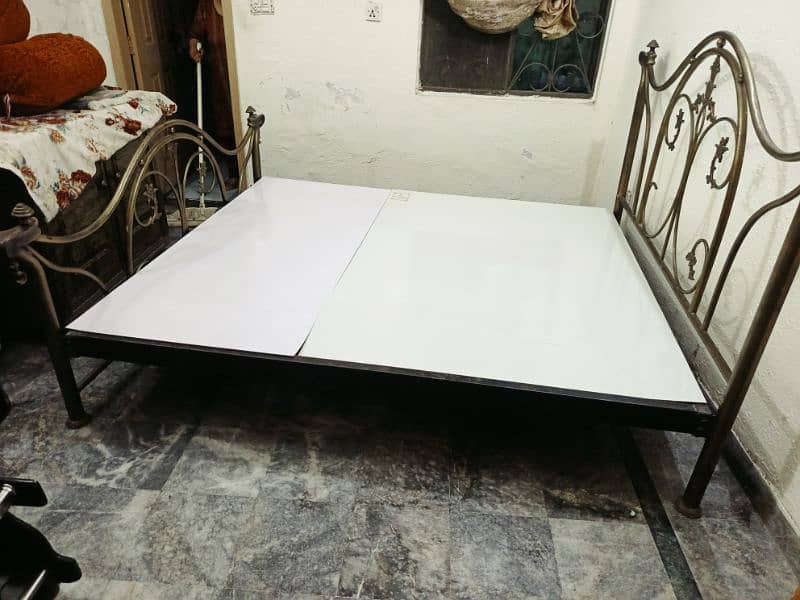 Iron bed 1