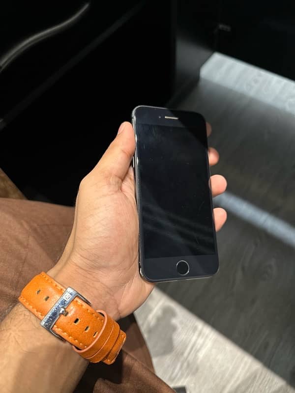 iphone 8 64gb PTA APPROVED 1