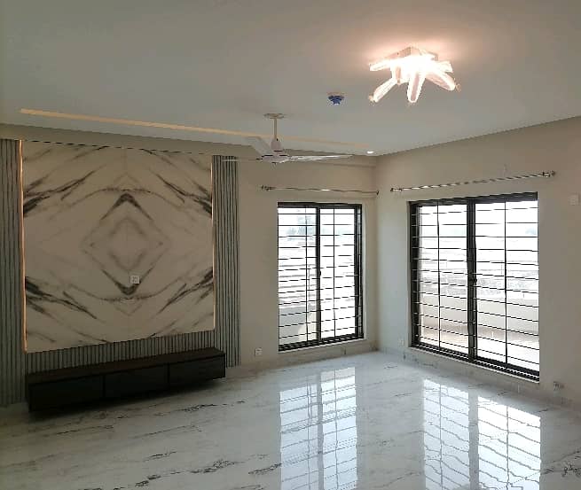 Ideally Located Flat Of 10 Marla Is Available For sale In Lahore 3