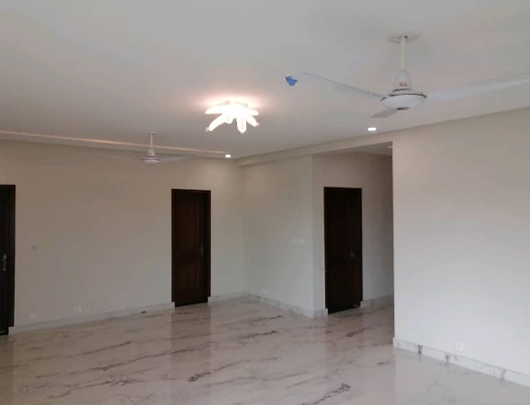 Ideally Located Flat Of 10 Marla Is Available For sale In Lahore 4