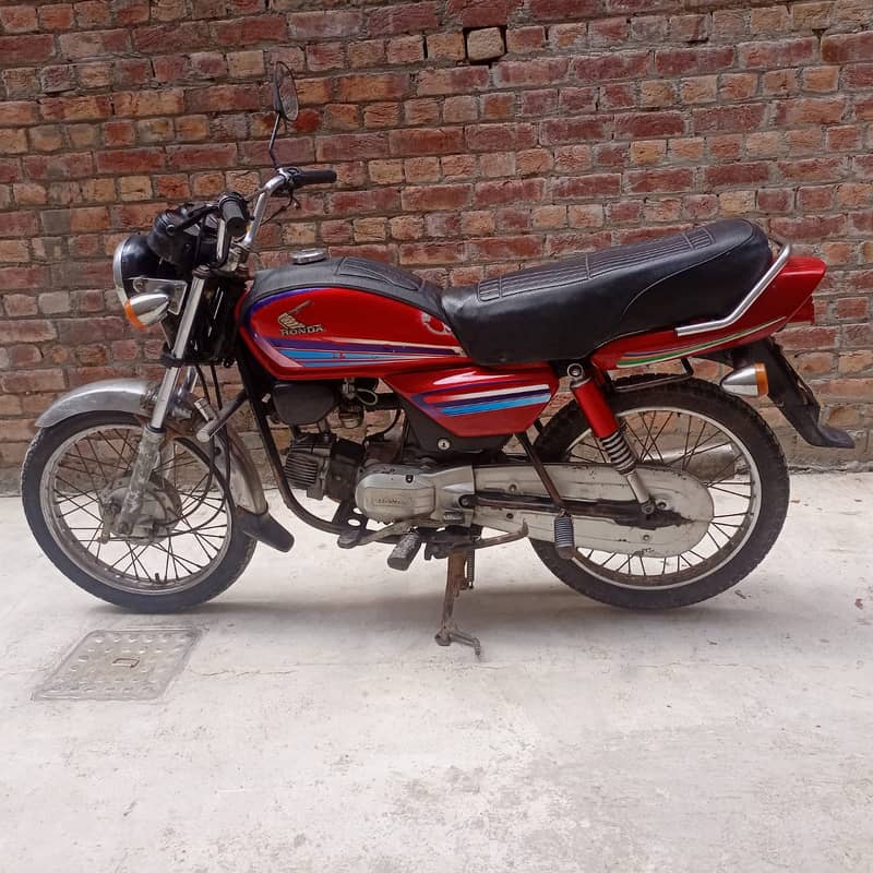 Honda CD 100 2006/07 available for URGENT sale-NO WORK REQUIRED 7