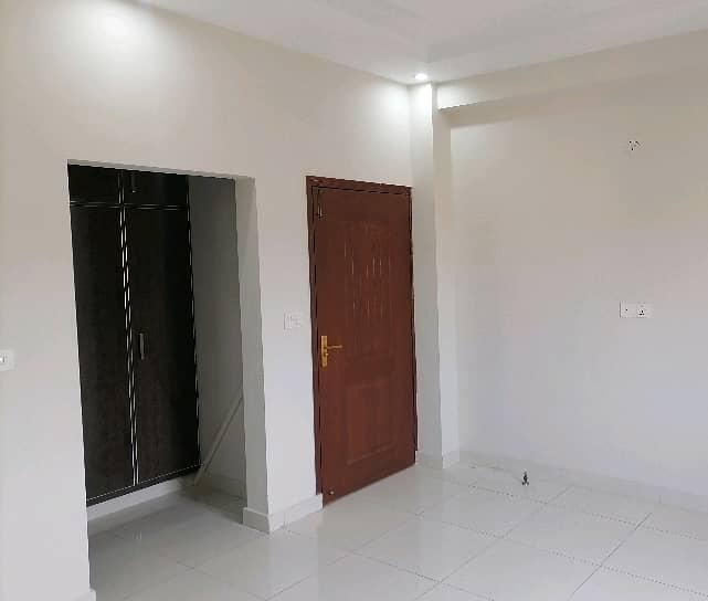 10 Marla Flat In Askari 11 For sale At Good Location 2