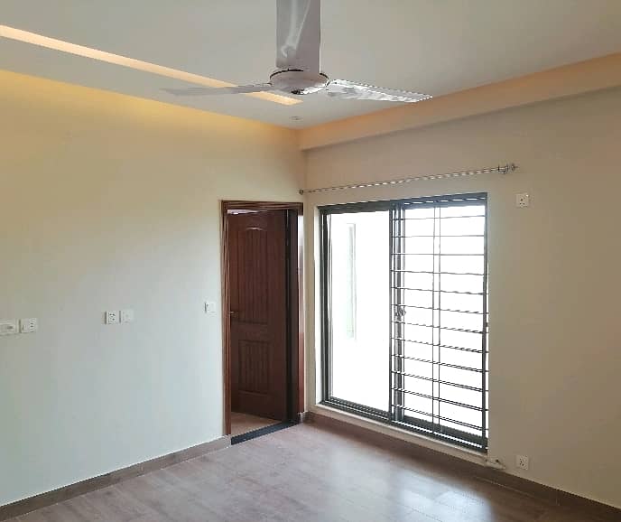 Flat For sale In Beautiful Askari 11 1