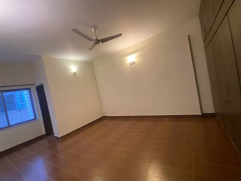 Prominently-Located House Available In Askari 11 For rent 6