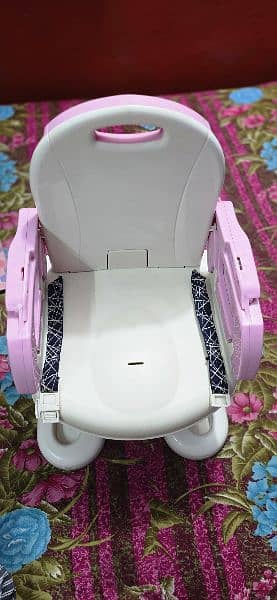 imported kids foldable chair with belt. 4