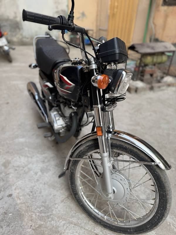 Honda CG125 2024 3