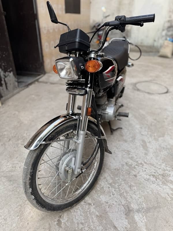 Honda CG125 2024 4