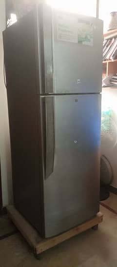 non frost lg refrigerator in working condition 0