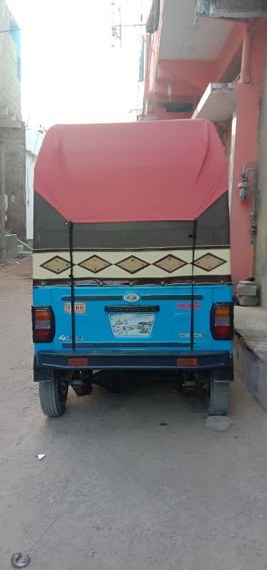 Sazgar Rikshaw 2022 original condition LPG hai,battery 5 month warenty 1