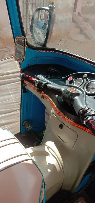 Sazgar Rikshaw 2022 original condition LPG hai,battery 5 month warenty 3