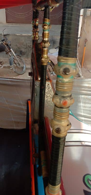 Sazgar Rikshaw 2022 original condition LPG hai,battery 5 month warenty 13