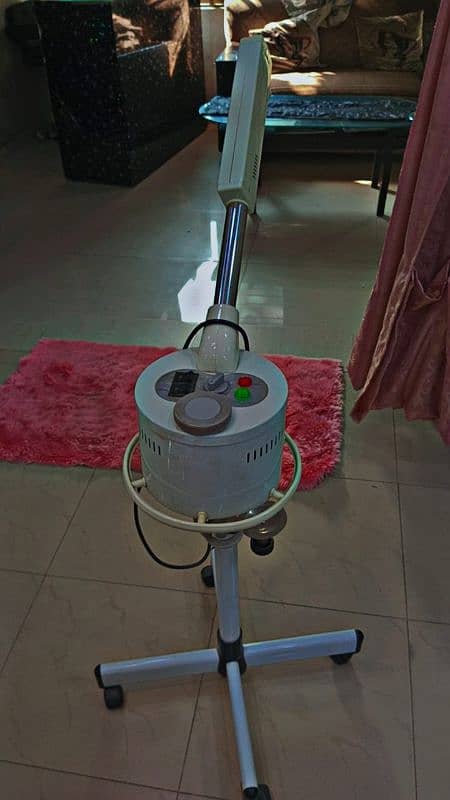 Salon furniture + equipments 2