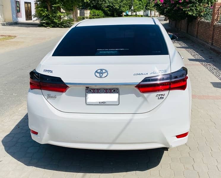 Toyota Altis Grande 2018 white 1