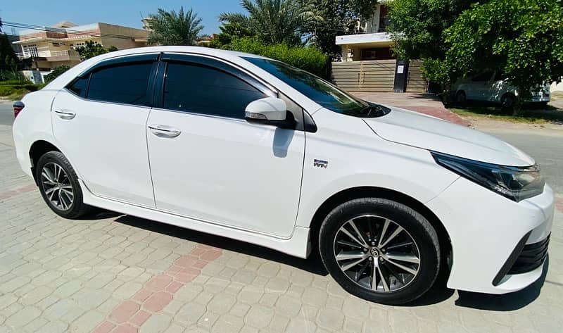 Toyota Altis Grande 2018 white 2